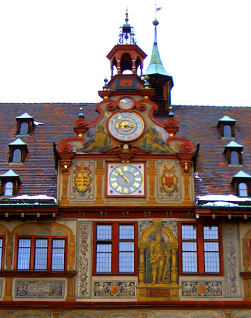 Ben seguro que hoxe este tellado do casco histórico de Tubinga estará cuberto de neve. Cousa fermosa! Que detallistas eran entón os promotores!